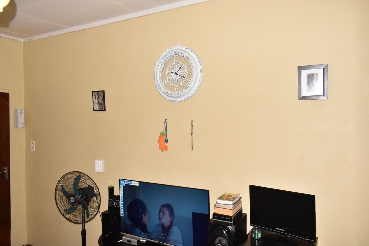Apartment For Sale In Pretoria - Photo 4
