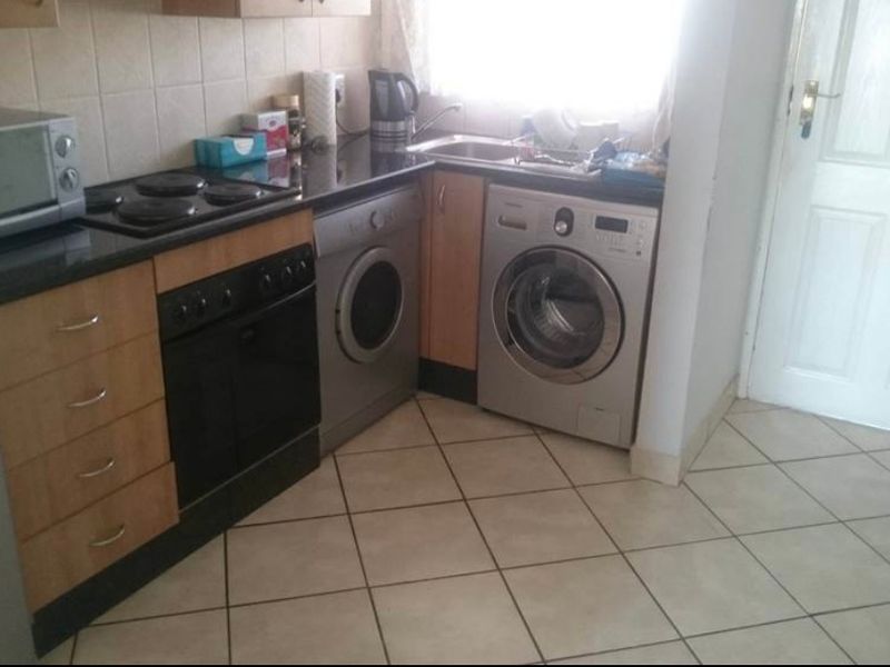 Apartment Rental Monthly In Sandton - Photo 5