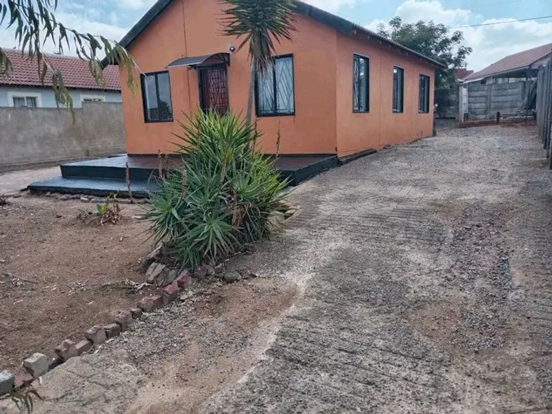House For Sale In Pretoria - Photo 2