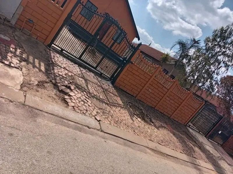 House For Sale In Pretoria - Photo 1
