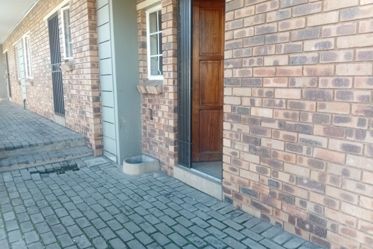 Apartment For Sale In Boksburg - Photo 2