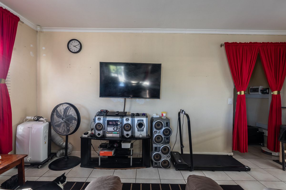 House For Sale In Blue Downs - Photo 4