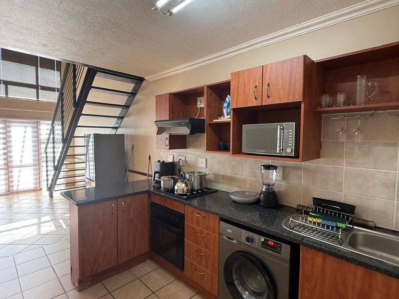Apartment Rental Monthly In Midrand - Photo 3