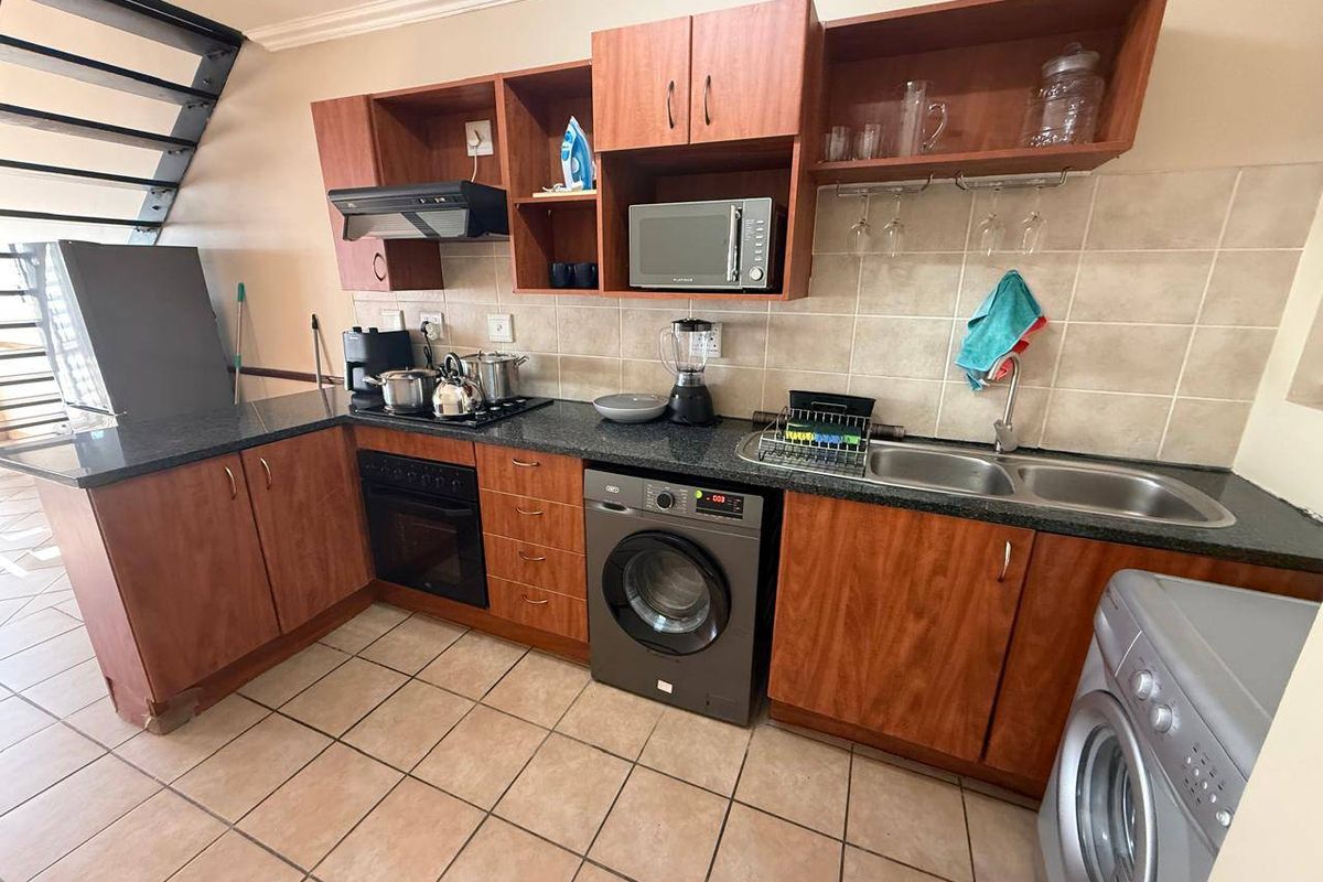 Apartment Rental Monthly In Midrand - Photo 2