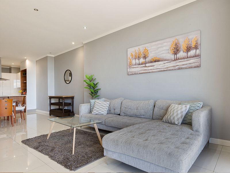 Apartment Rental Monthly In Sandton - Photo 5