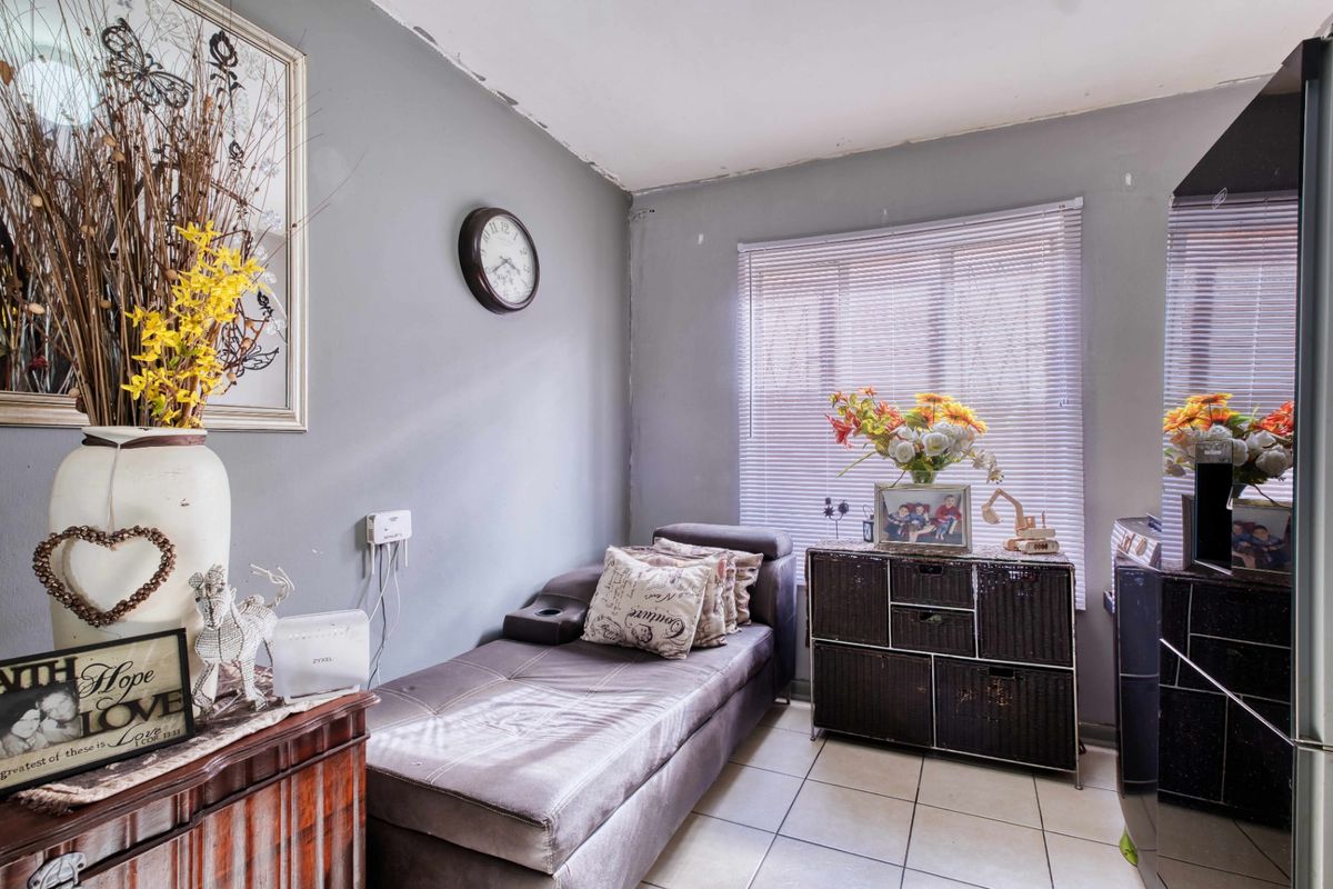 Apartment For Sale In Port Elizabeth - Photo 4