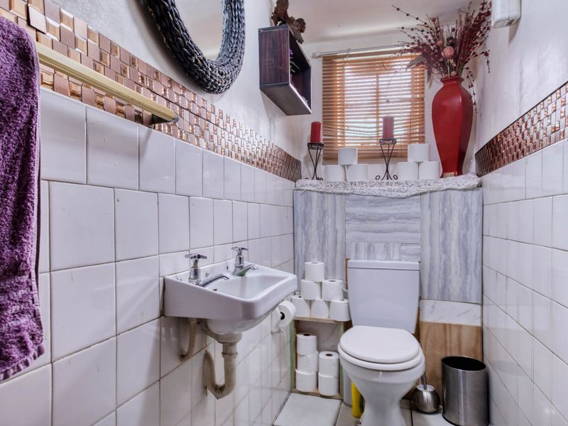 Apartment For Sale In Port Elizabeth - Photo 8