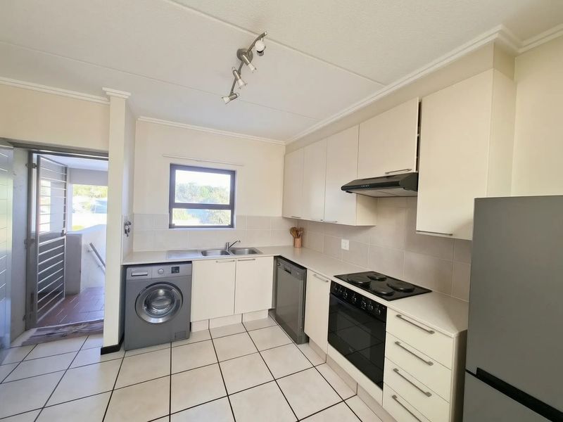 Apartment For Sale In Sandton - Photo 3