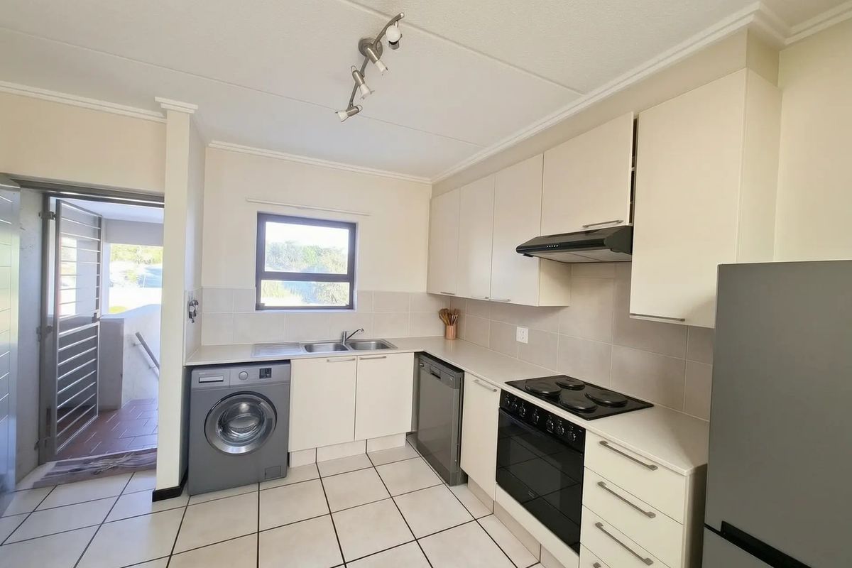 Apartment For Sale In Sandton - Photo 3