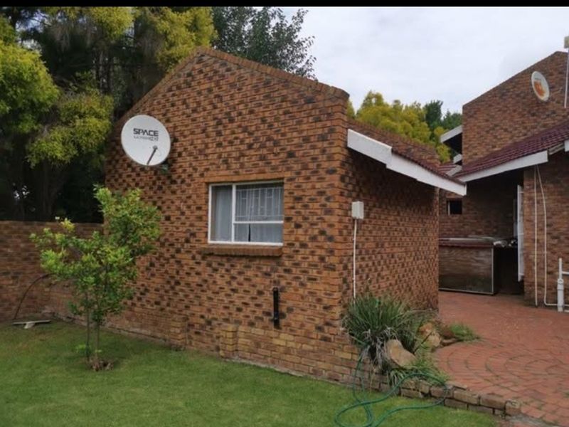 Apartment Rental Monthly In Nigel - Photo 1