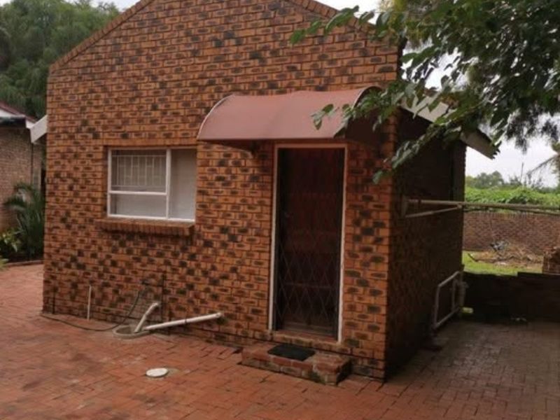 Apartment Rental Monthly In Nigel - Photo 2