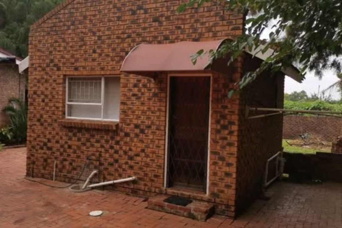 Apartment Rental Monthly In Nigel - Photo 2