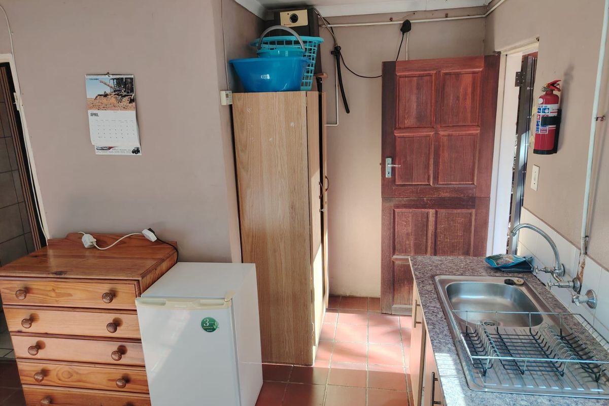 Apartment Rental Monthly In Nigel - Photo 5