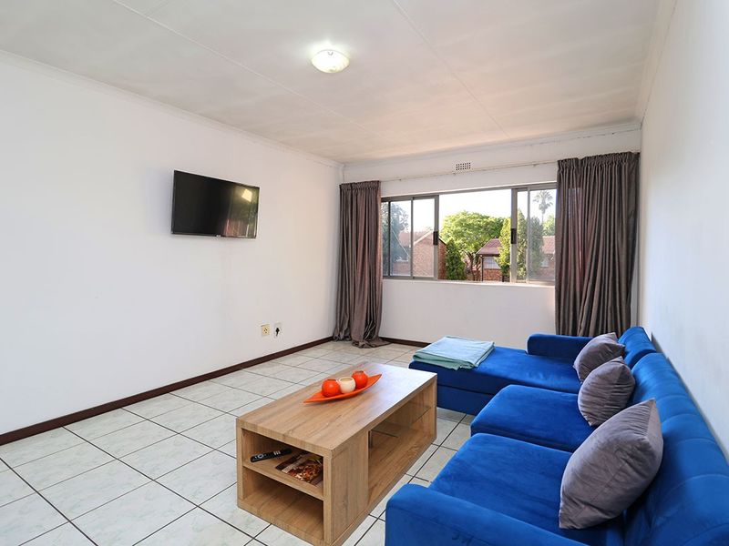 Townhouse For Sale In Sandton - Photo 6