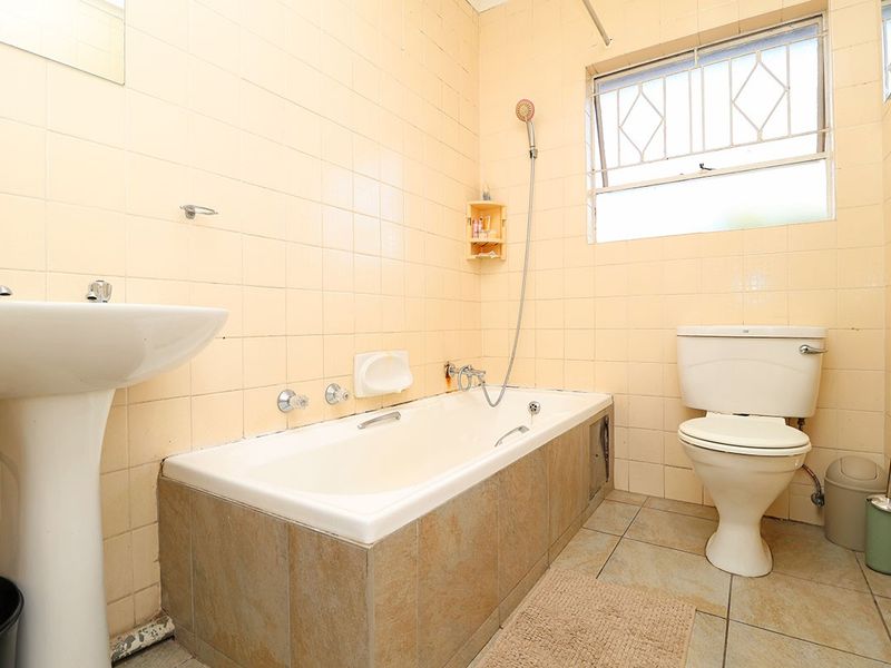 Townhouse For Sale In Sandton - Photo 10