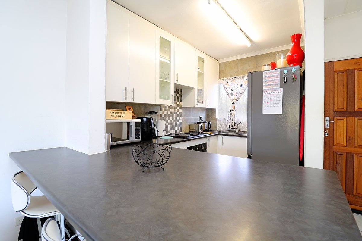 Townhouse For Sale In Sandton - Photo 3