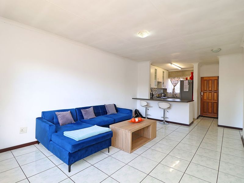 Townhouse For Sale In Sandton - Photo 4