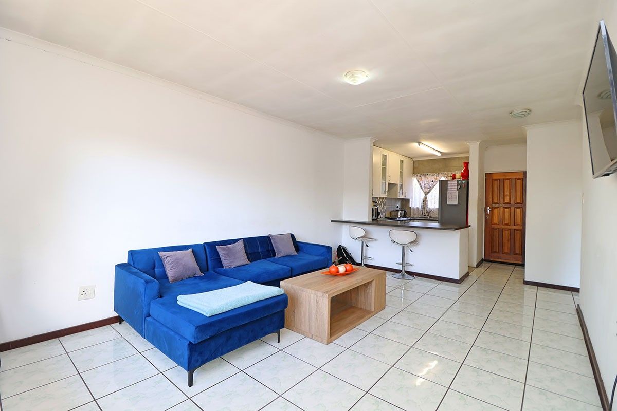 Townhouse For Sale In Sandton - Photo 4