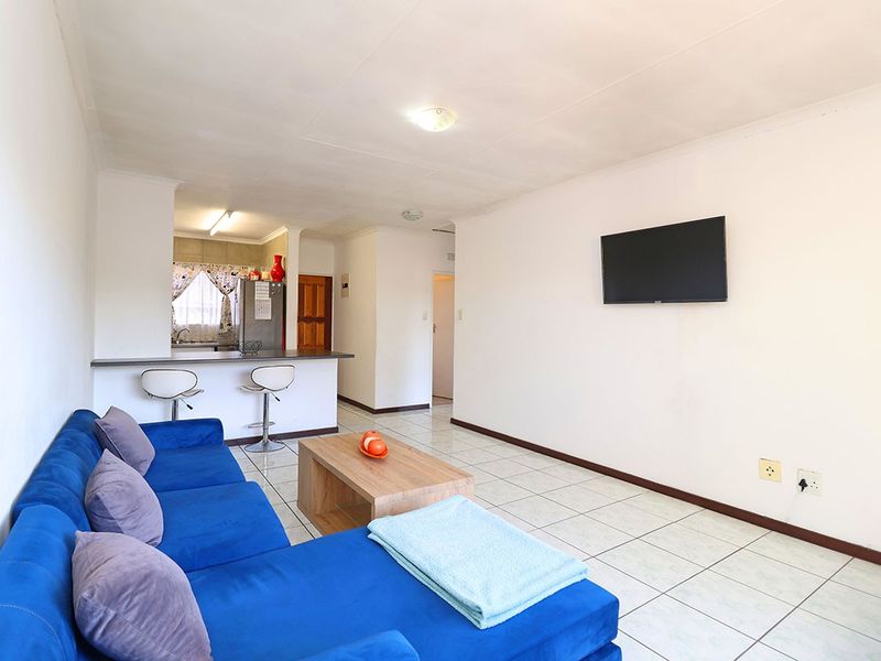 Townhouse For Sale In Sandton - Photo 5