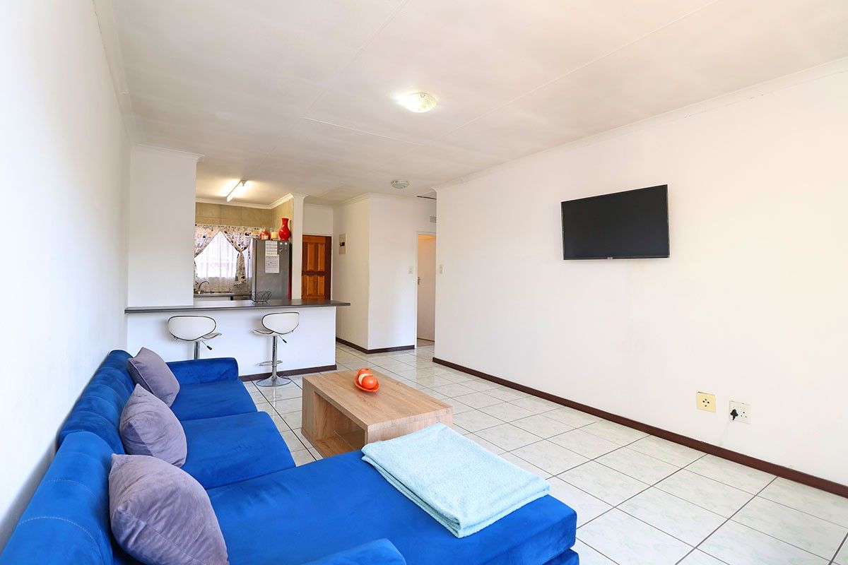 Townhouse For Sale In Sandton - Photo 5
