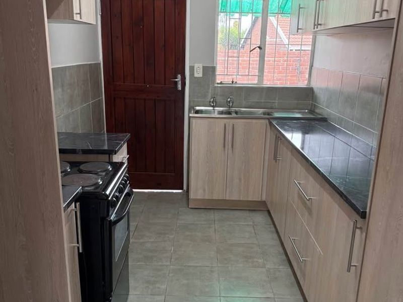Townhouse Rental Monthly In Boksburg - Photo 4