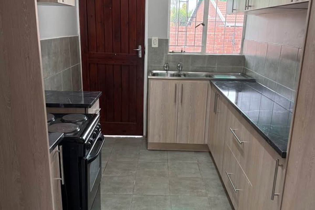 Townhouse Rental Monthly In Boksburg - Photo 4