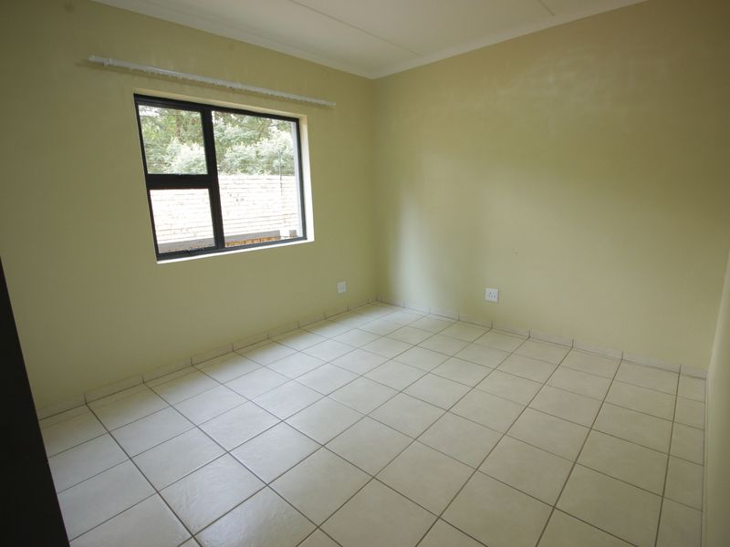 Apartment For Sale In Benoni - Photo 9