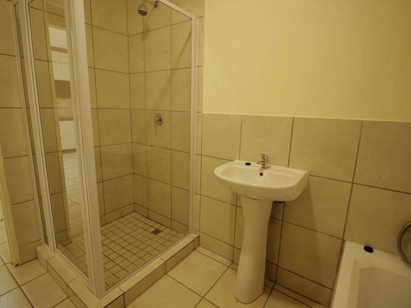 Apartment For Sale In Benoni - Photo 7