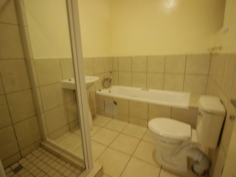 Apartment For Sale In Benoni - Photo 6