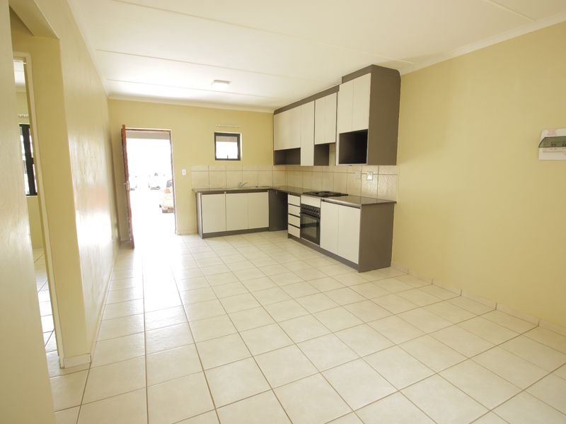 Apartment For Sale In Benoni - Photo 2