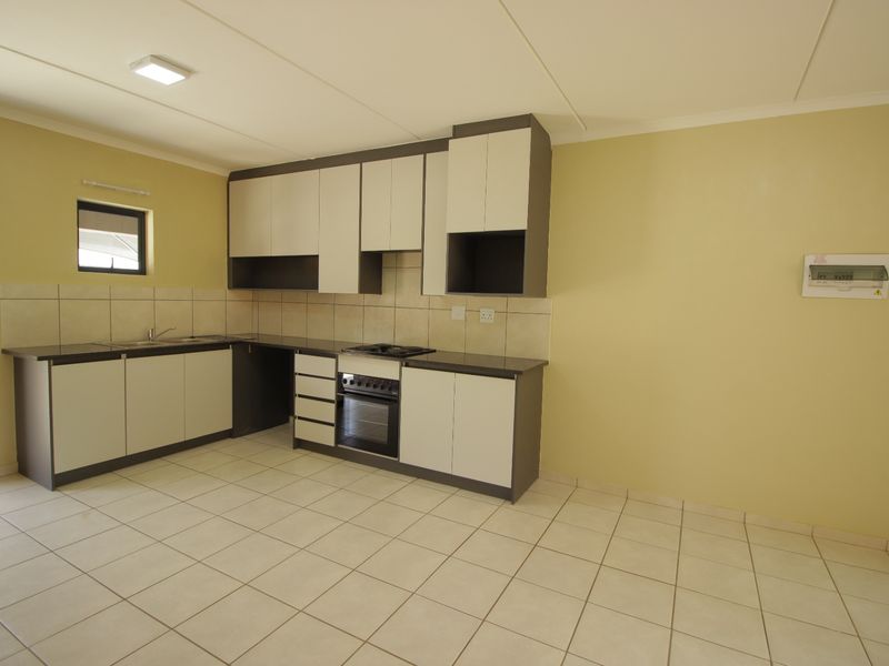 Apartment For Sale In Benoni - Photo 3