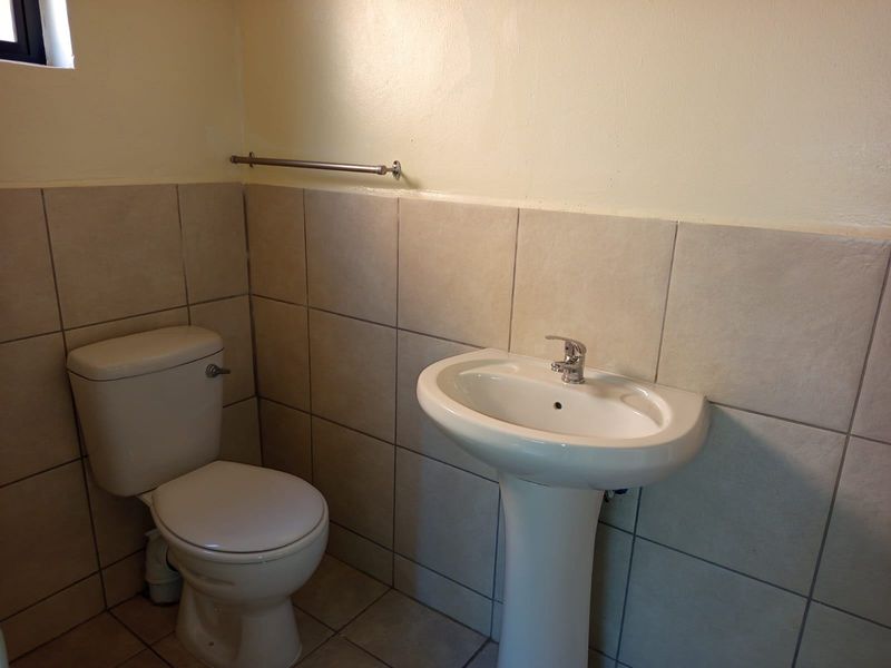 Apartment For Sale In Benoni - Photo 7