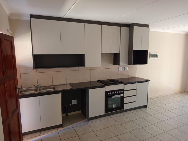 Apartment For Sale In Benoni - Photo 2