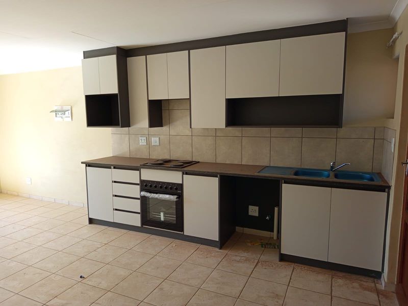 Apartment For Sale In Benoni - Photo 4