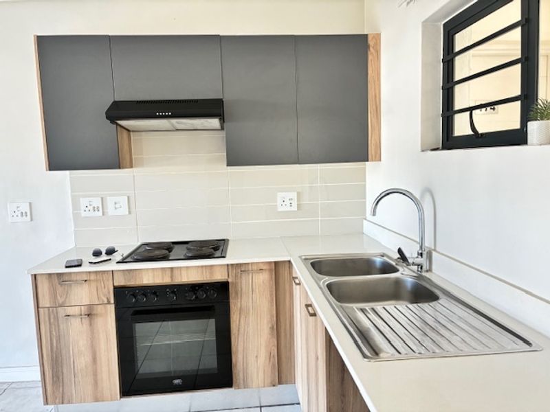 Apartment Rental Monthly In Sandton - Photo 10