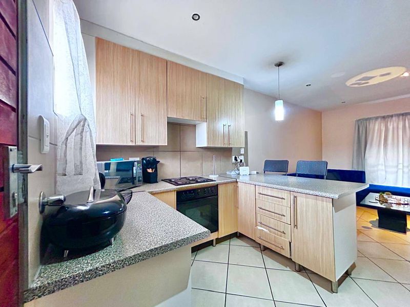Apartment Rental Monthly In Midrand - Photo 4