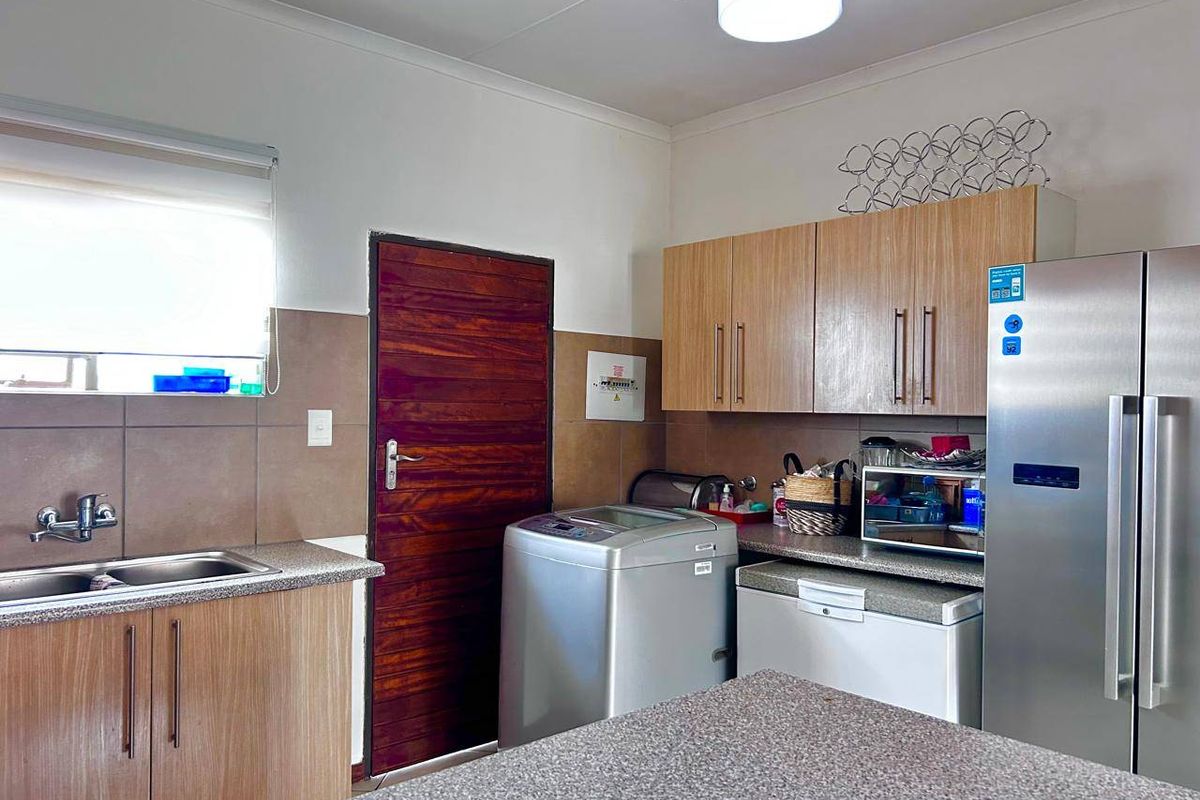 Apartment Rental Monthly In Midrand - Photo 5