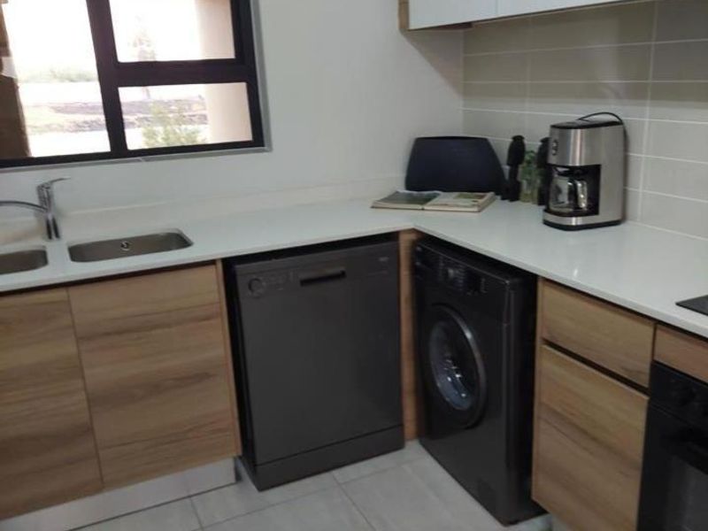 Apartment Rental Monthly In Midrand - Photo 10