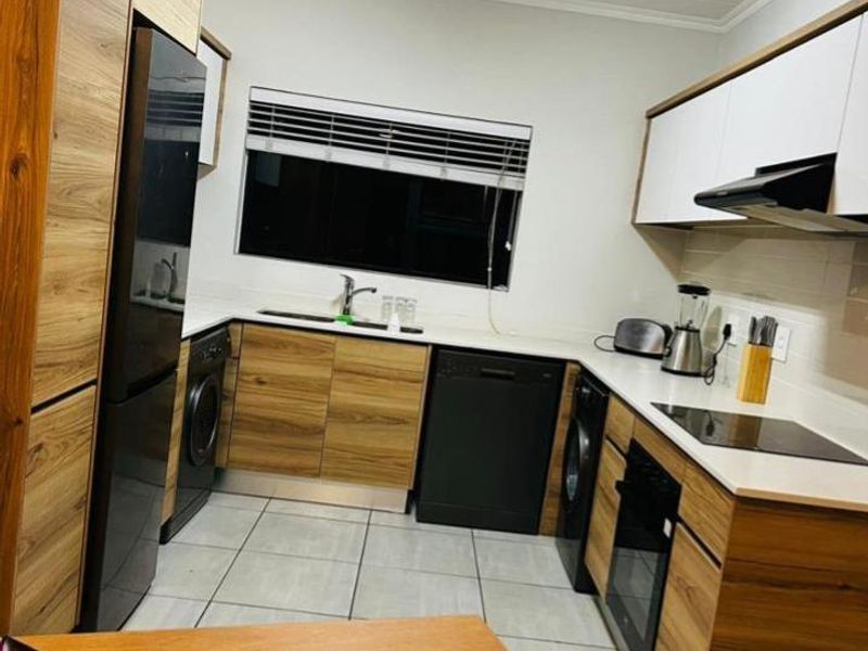 Apartment Rental Monthly In Midrand - Photo 8