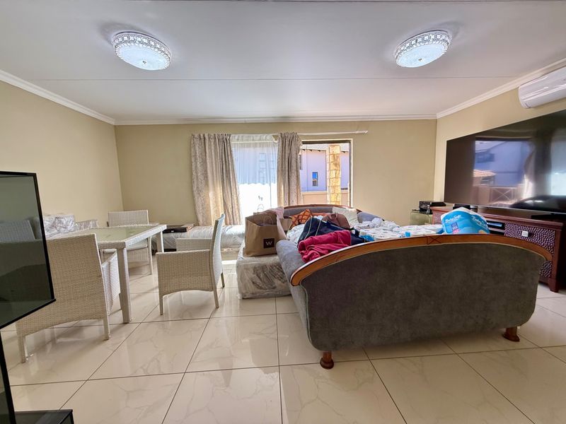 Townhouse Rental Monthly In Bloemfontein - Photo 3