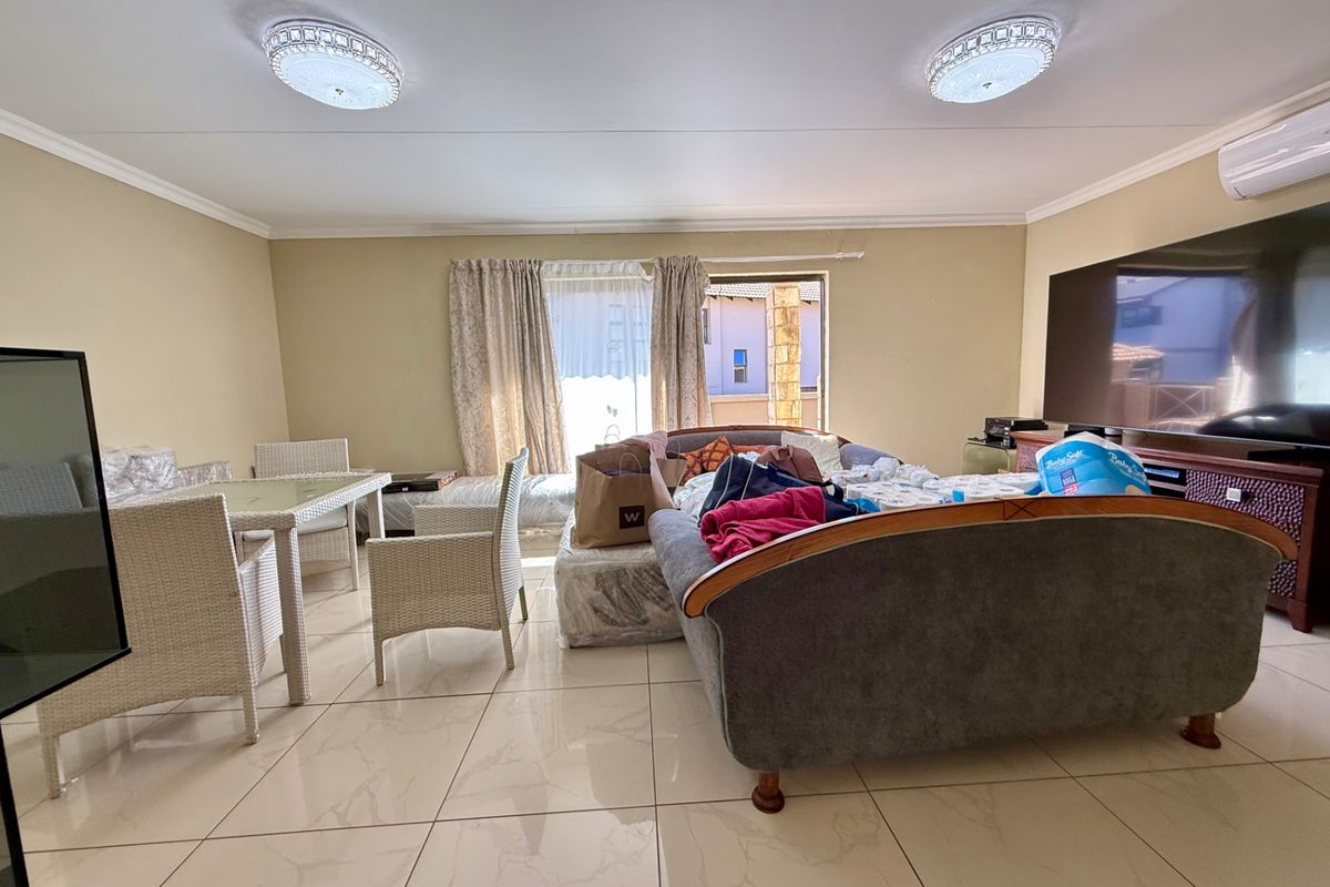 Townhouse Rental Monthly In Bloemfontein - Photo 3