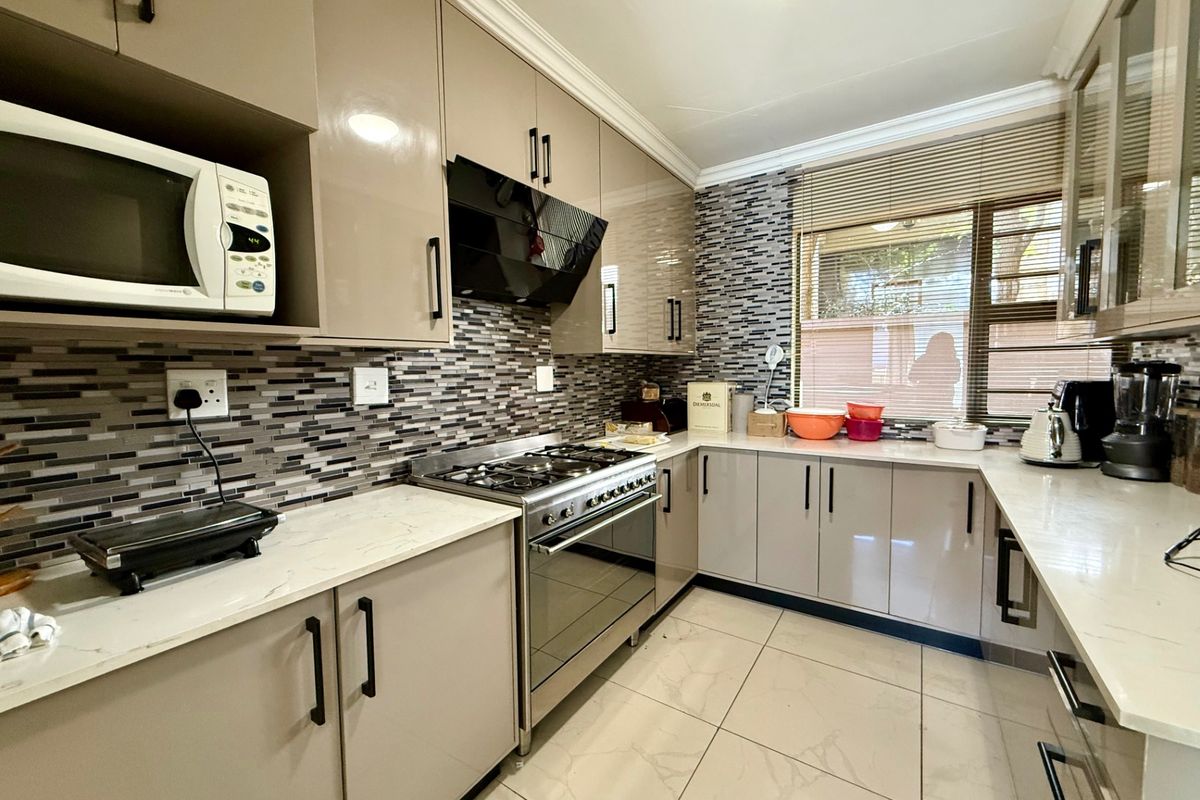 Townhouse Rental Monthly In Bloemfontein - Photo 5