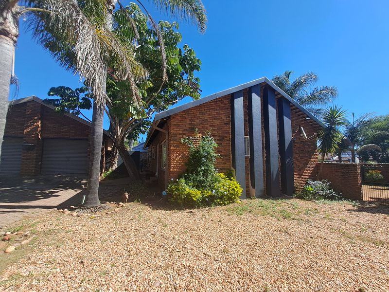 House For Sale In Polokwane - Photo 2