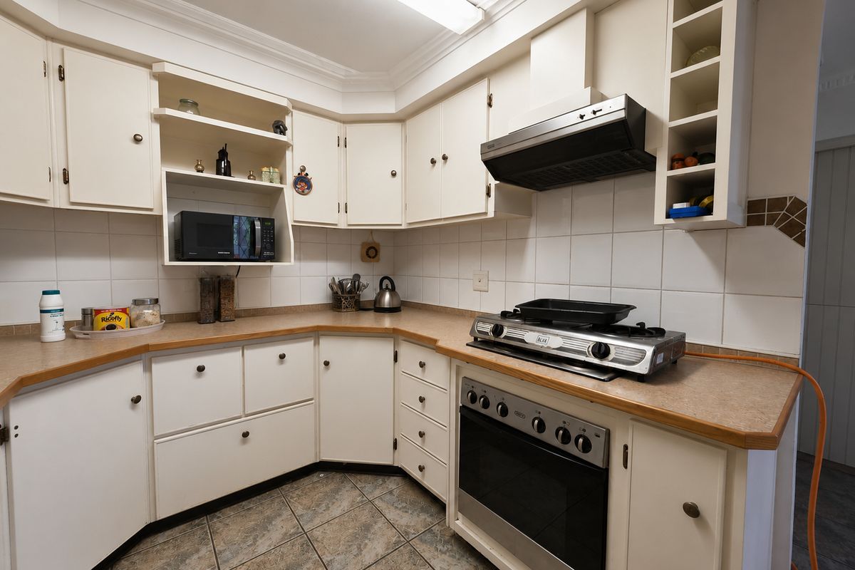 House For Sale In Margate - Photo 4