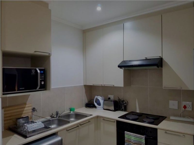 Apartment Rental Monthly In Sandton - Photo 9