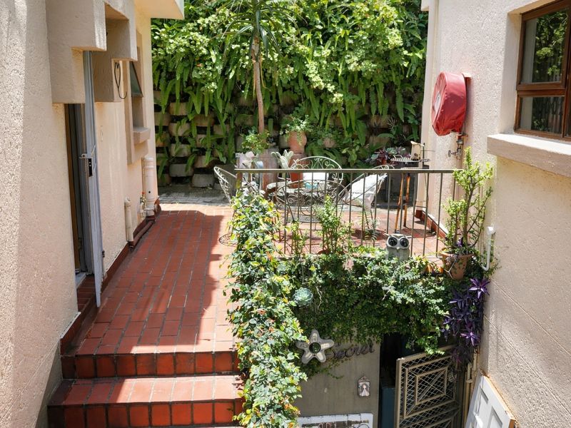 Townhouse For Sale In Pretoria - Photo 2