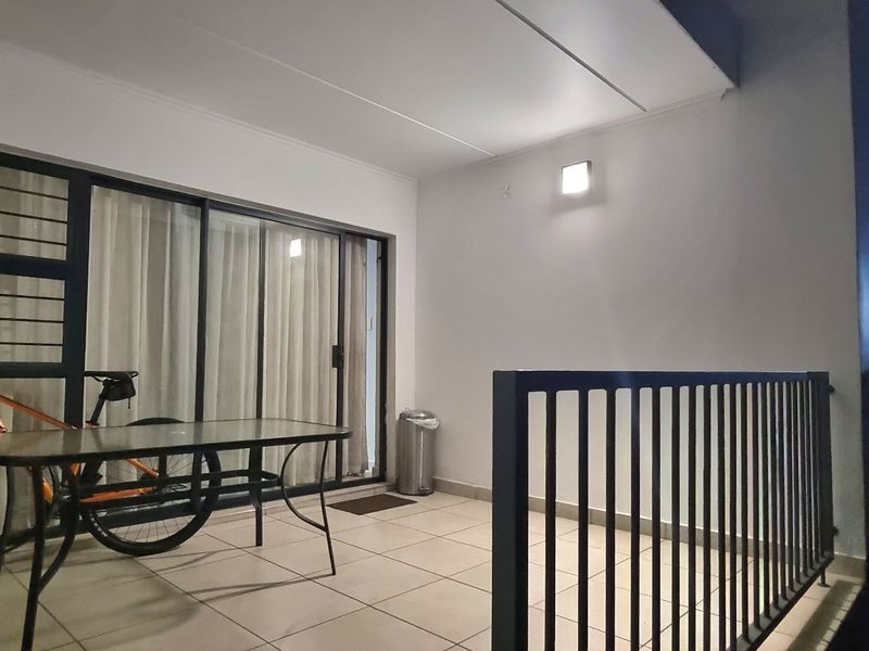 Apartment For Sale In Johannesburg - Photo 4