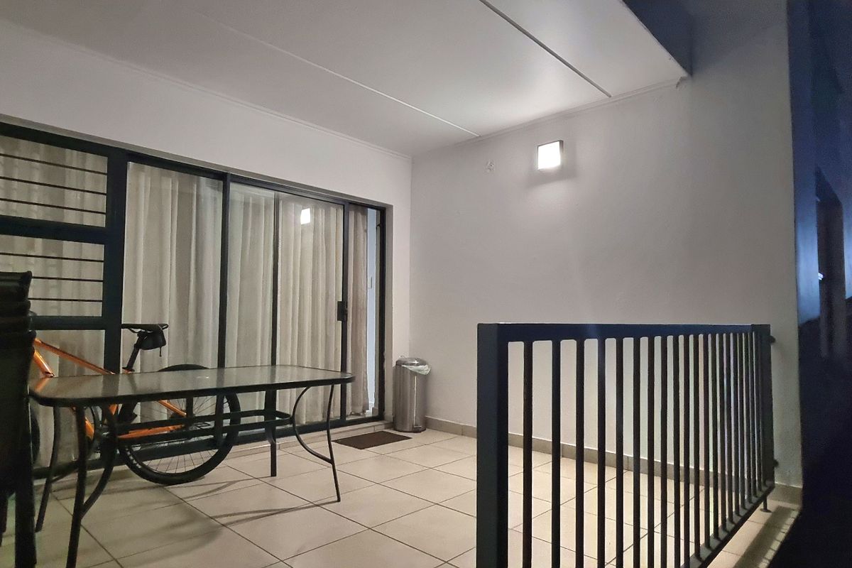Apartment For Sale In Johannesburg - Photo 4