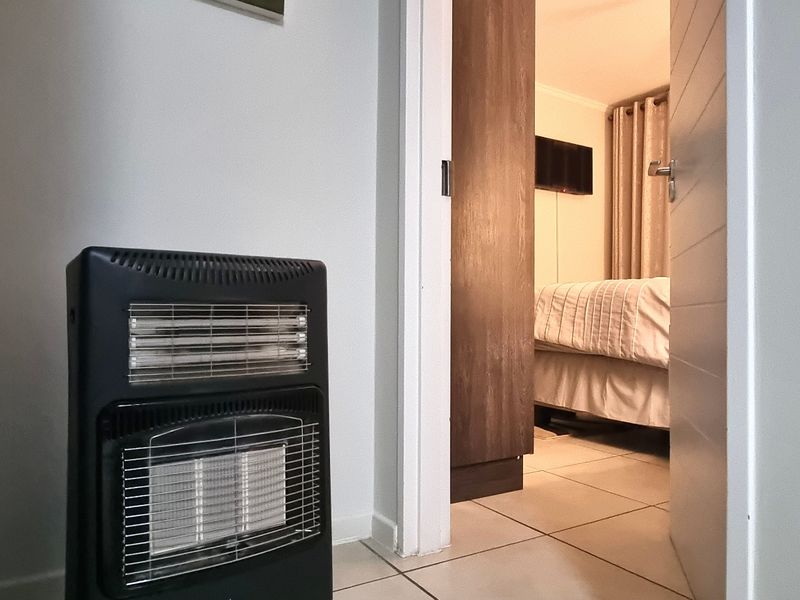 Apartment For Sale In Johannesburg - Photo 10