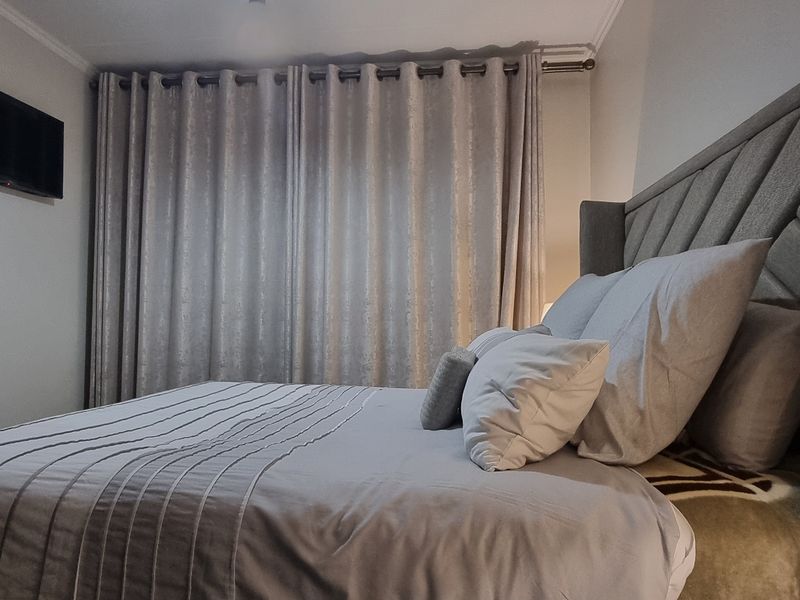 Apartment For Sale In Johannesburg - Photo 9